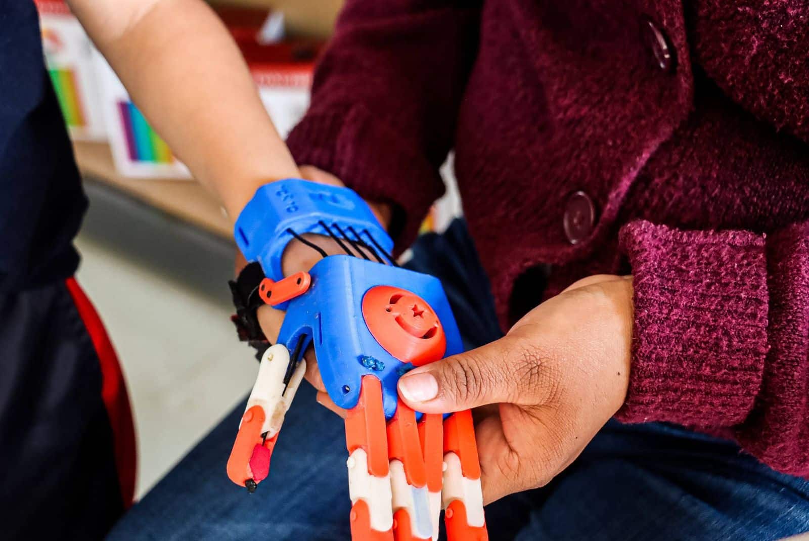 PROMUEVE SAMANTHA ESPARZA LA INICIATIVA “MANOS QUE IMPULSAN”, EN BENEFICIO DE LA COMUNIDAD